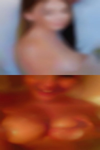 Strandgardrebich, naked woman